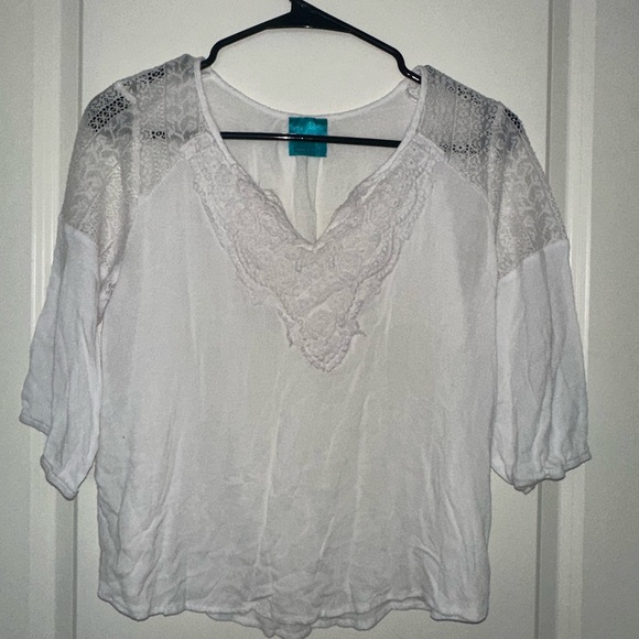 White Cropped Embellished 3/4 Sleeve Blouse - Picture 1 of 3